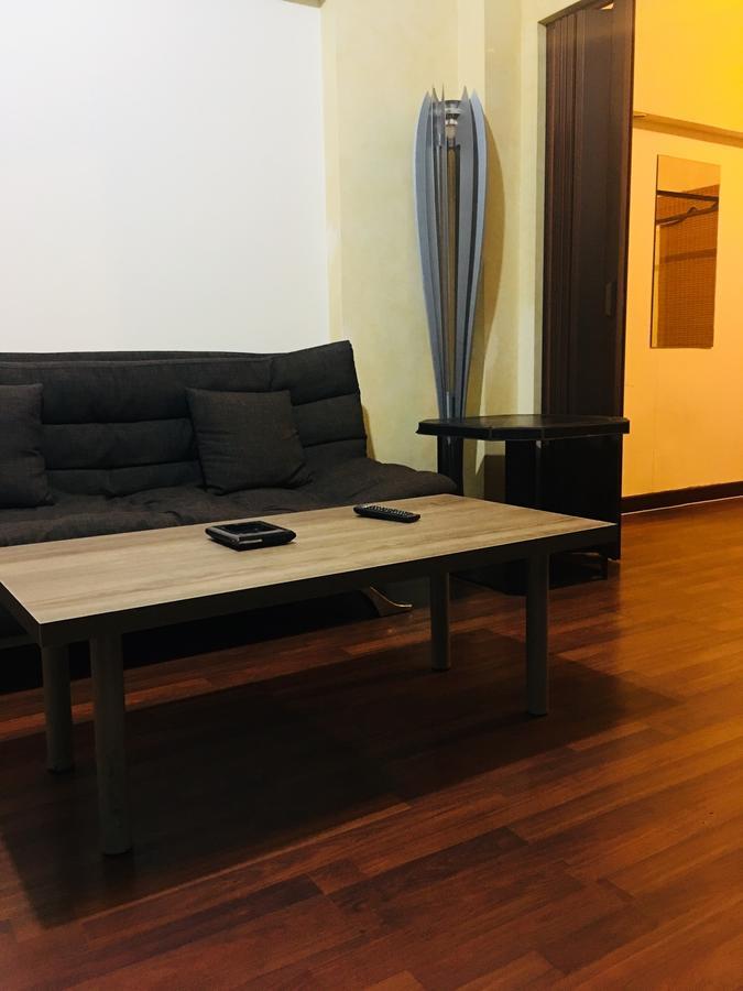 Apartment Divan *