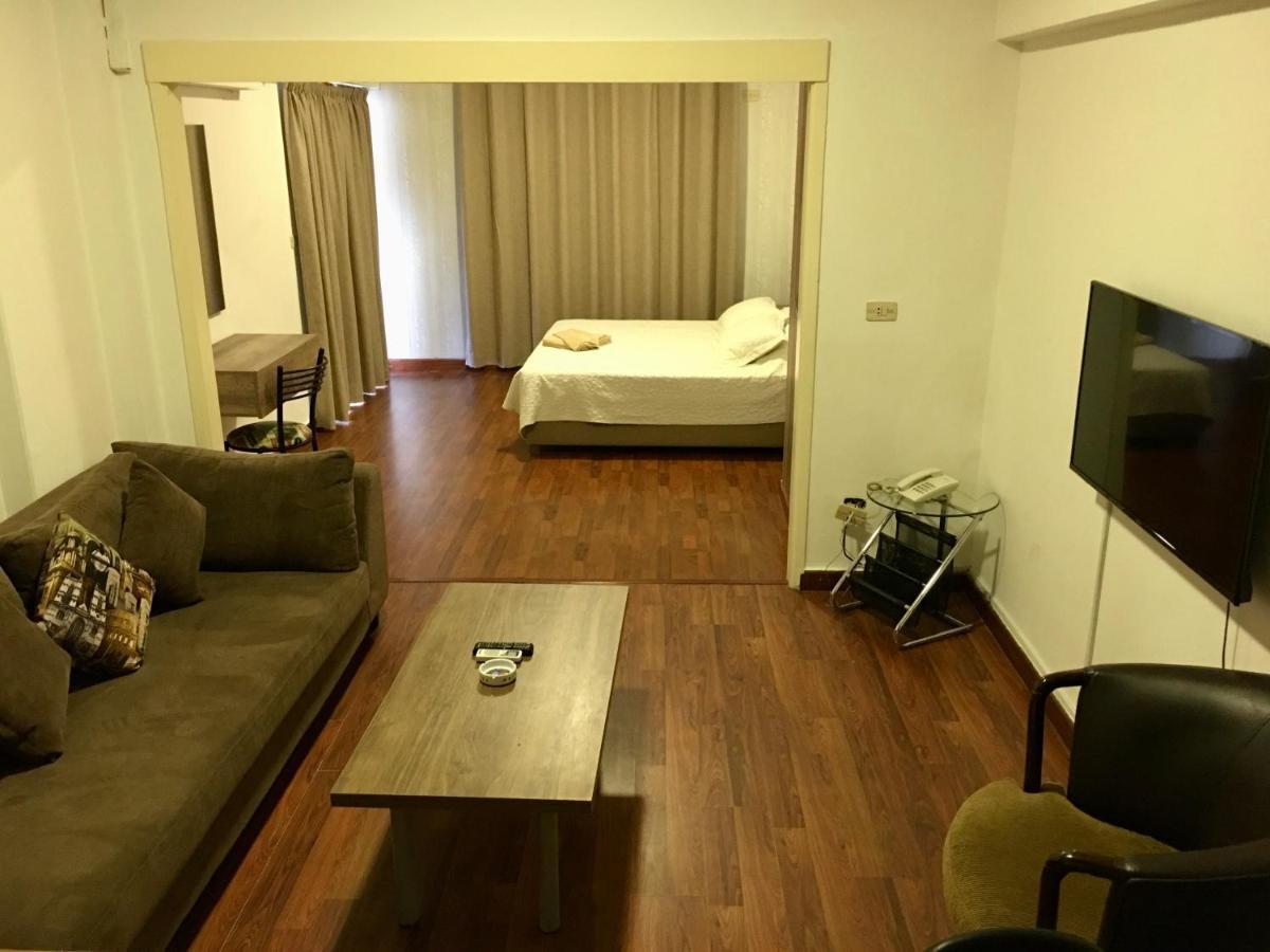 Apartment Divan *